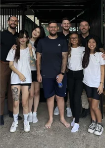Graeme (far right) with his staff at the recovery center in Thao Dien Ward, Thu Duc City, Ho Chi Minh City. Photo: Provided by the subject.